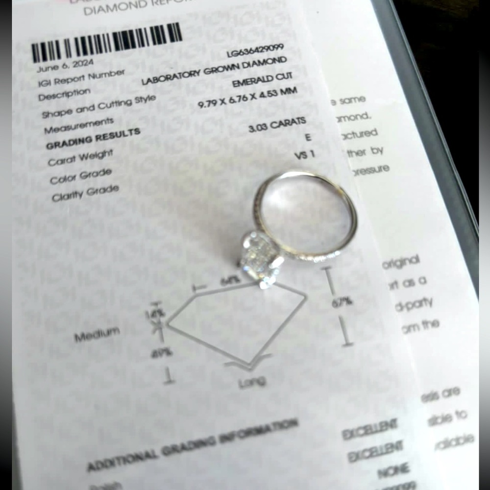 14k WHITE GOLD 3ct EMERALD DIAMOND ENGAGEMENT RING